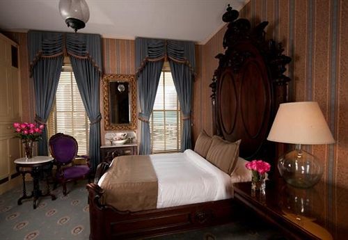 The Golden Lamb Hotel Lebanon Bagian luar foto