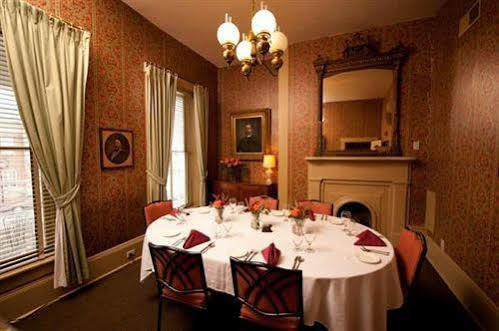 The Golden Lamb Hotel Lebanon Bagian luar foto
