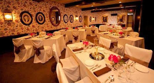 The Golden Lamb Hotel Lebanon Bagian luar foto